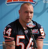th_brian_urlacher.jpg